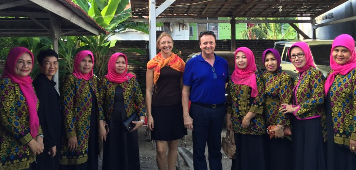 Dr Anna Phelan and Prof Damian Hine meeting with members of a women’s co-operative on Selayar.